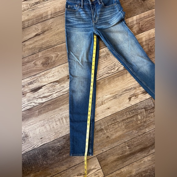 Hollister Jeans - Picture 4 of 5